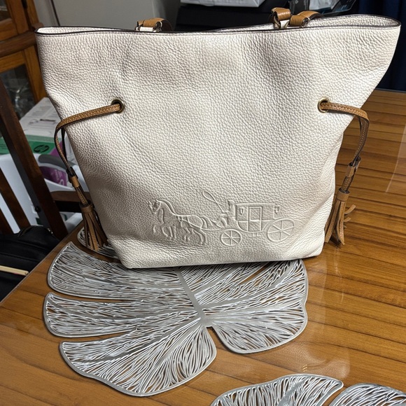 Coach Handbags - Elegant Coach Andy Cream Tote Bag